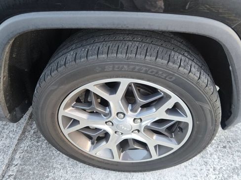 Used 2019 Jeep Grand Cherokee Limited RWD image 5