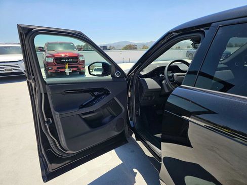 Used 2025 Land Rover Range Rover Evoque S AWD/4WD image 19