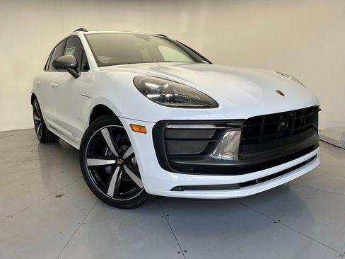 Certified 2025 Porsche Macan Turbo image 24