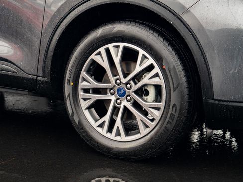 Used 2021 Ford Escape SEL image 6