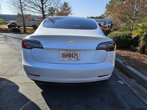 Used 2020 Tesla Model 3 Standard Range Plus image 8