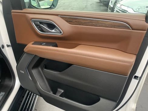 Certified 2021 Chevrolet Tahoe High Country w/ Premium Package AWD/4WD image 15