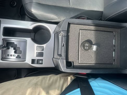 Used 2021 Toyota 4Runner Limited image 34