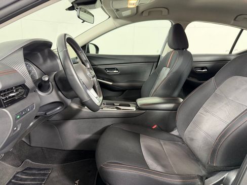 Used 2024 Nissan Sentra SR FWD image 9
