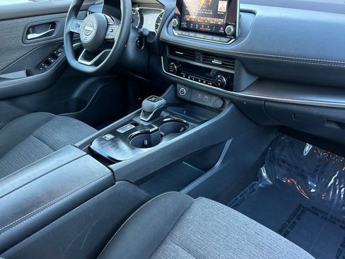Used 2023 Nissan Rogue SV image 18