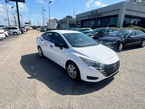 Used 2023 Nissan Versa S FWD image 28