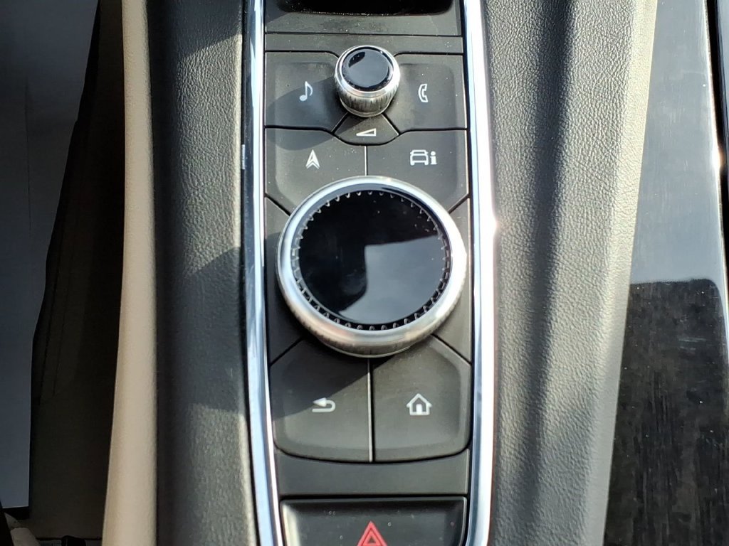 Used 2024 Cadillac Escalade ESV Premium Luxury w/ LPO, Floor Liner Package AWD/4WD image 23