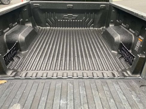 Used 2023 Chevrolet Silverado 1500 LT AWD/4WD image 27