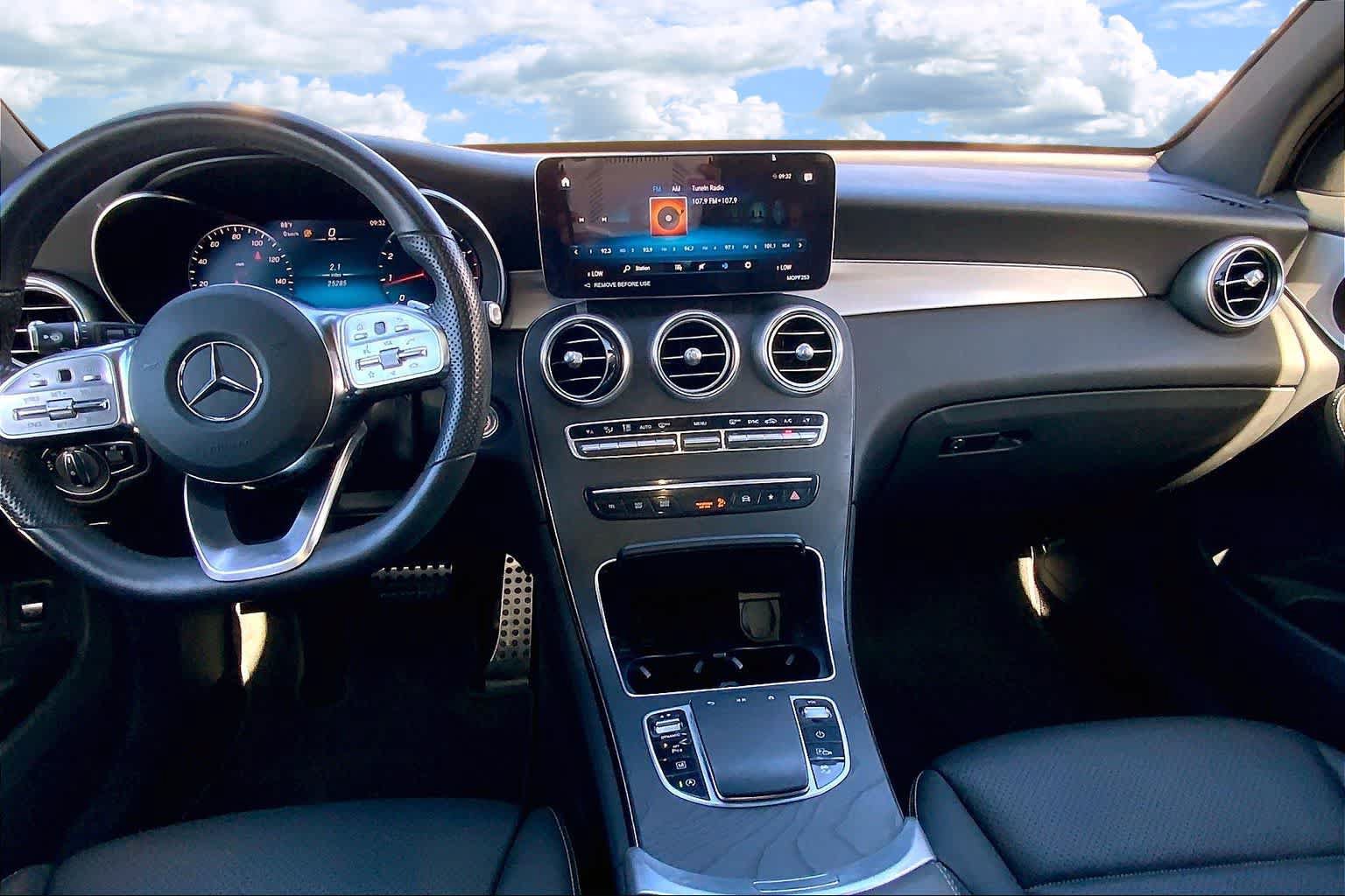 Used 2022 Mercedes-Benz GLC 300 image 10