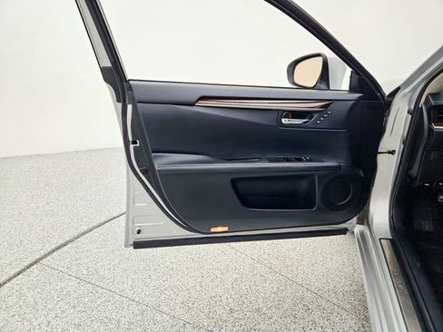 Used 2014 Lexus ES 350 w/ Luxury Package image 25