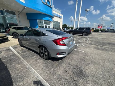Used 2016 Honda Civic Touring image 9