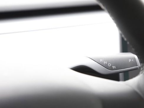 Used 2022 Tesla Model Y Performance image 21