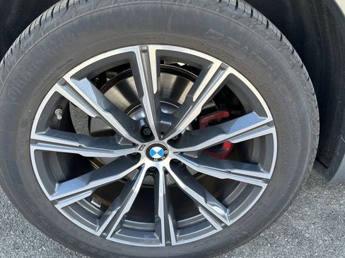 Used 2025 BMW X5 xDrive40i w/ M Sport Package image 14