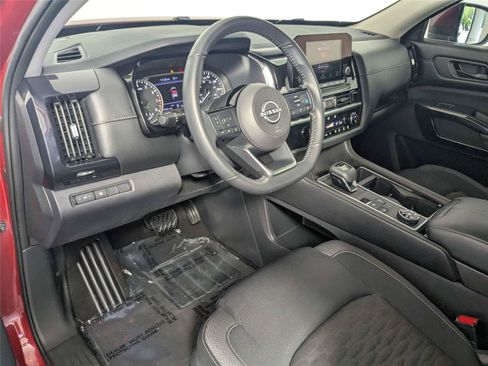 Used 2023 Nissan Pathfinder SV AWD/4WD image 13