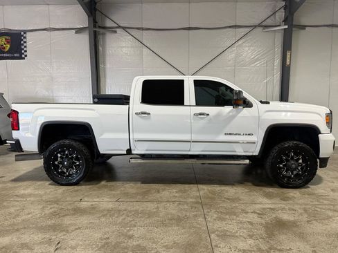 Used 2016 GMC Sierra 2500 Denali w/ Duramax Plus Package image 6