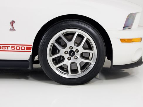 Used 2007 Ford Mustang Shelby GT500 RWD image 12