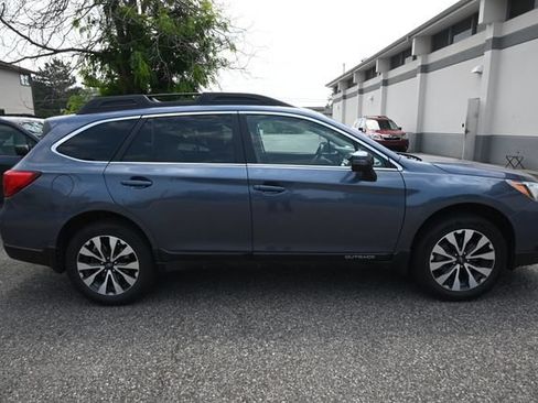 Used 2017 Subaru Outback 2.5i Limited AWD/4WD image 6