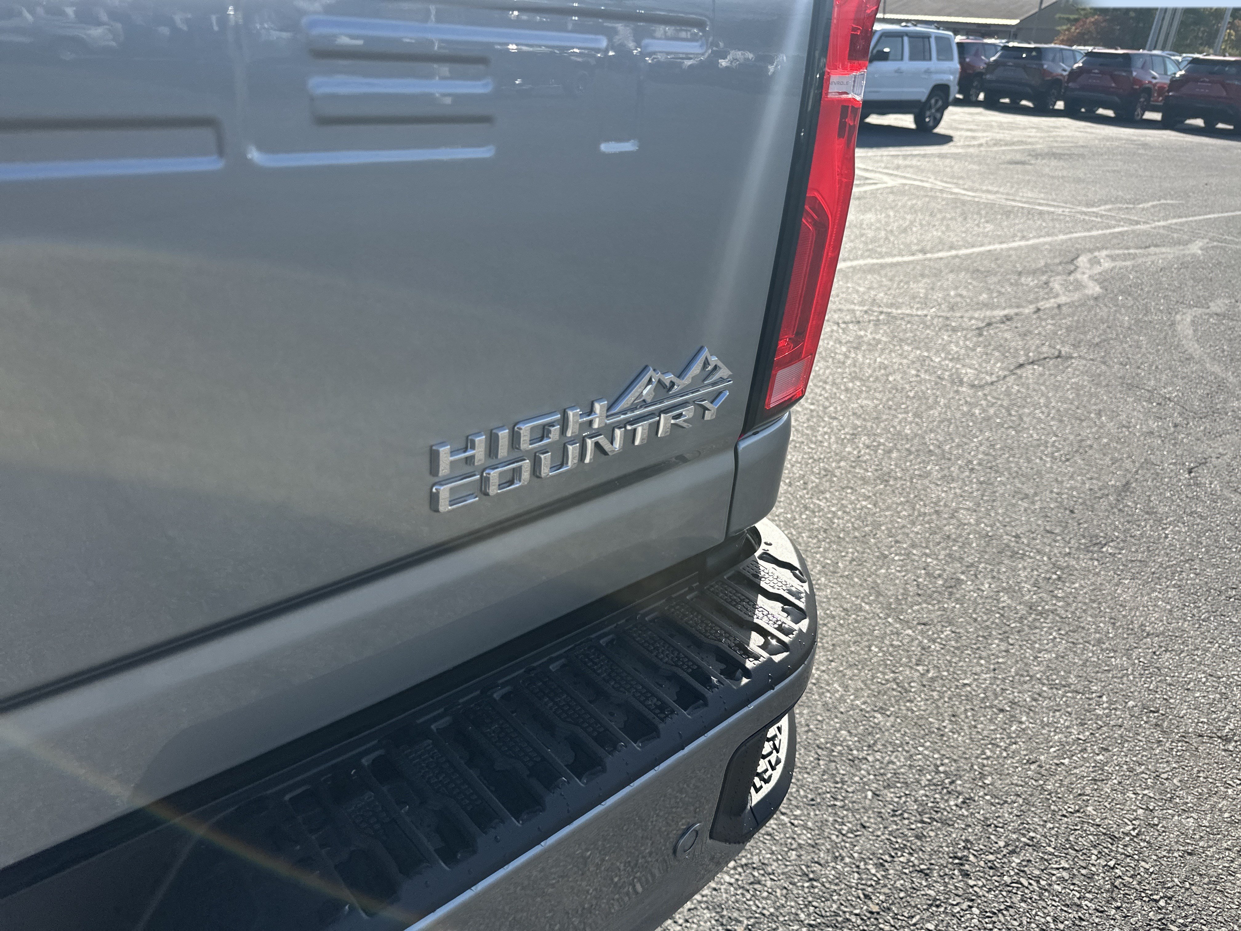 New 2026 Chevrolet Silverado 2500 High Country w/ High Country Premium Package AWD/4WD image 5