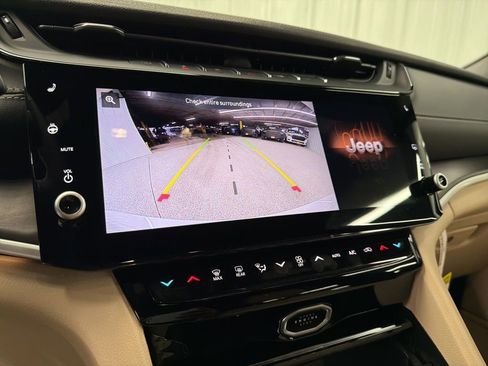 New 2026 Jeep Grand Cherokee Limited RWD image 22