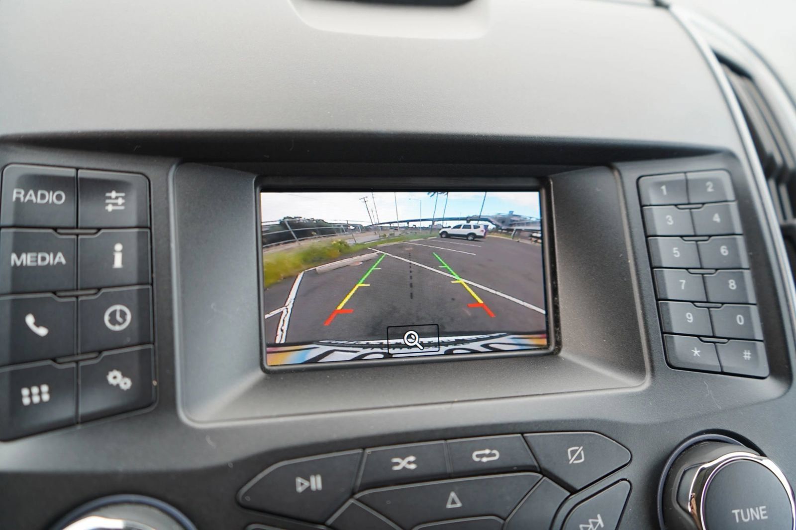 Used 2019 Ford Edge SE FWD image 23