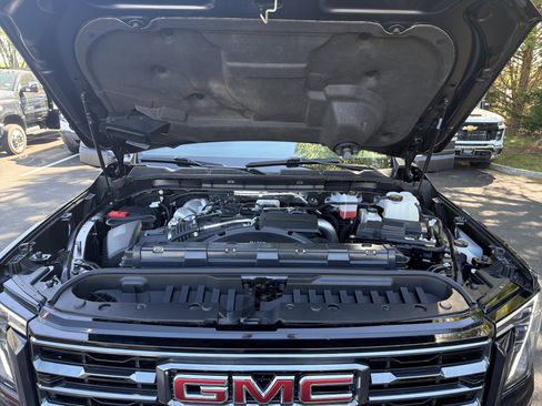 Used 2024 GMC Sierra 2500 AT4 w/ AT4 Premium Plus Package AWD/4WD image 33