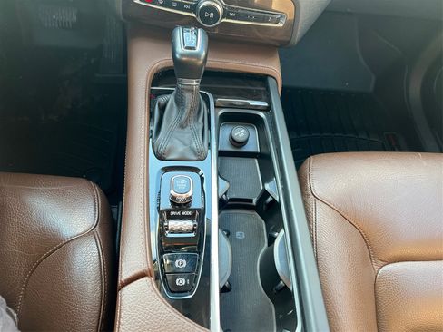 Used 2019 Volvo XC90 T6 Momentum w/ Advanced Package image 27