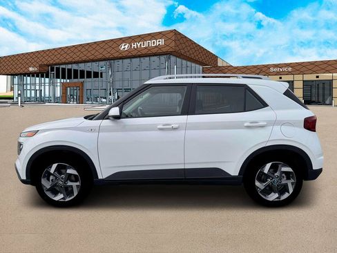 New 2026 Hyundai Venue SEL FWD image 3