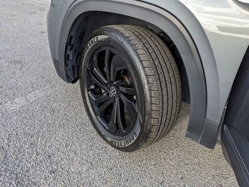Used 2023 Volkswagen Atlas SE w/ Black Wheel Package image 36