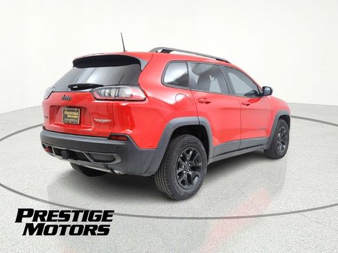 Used 2019 Jeep Cherokee Trailhawk w/ Cold Weather Group AWD/4WD image 8