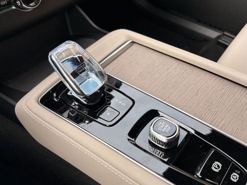 New 2026 Volvo XC90 B5 Plus image 18