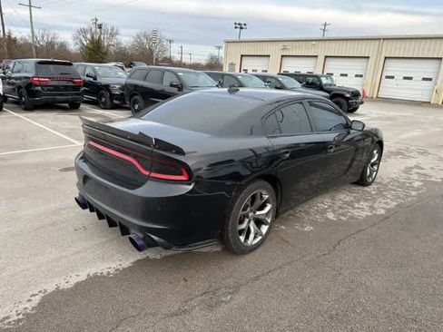 Used 2017 Dodge Charger R/T w/ Plus Group image 21
