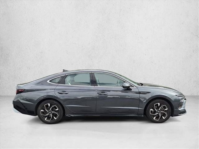 Used 2024 Hyundai Sonata SEL FWD image 4
