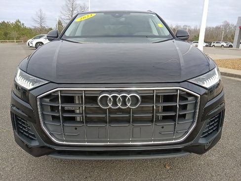 Used 2023 Audi Q8 Premium image 8
