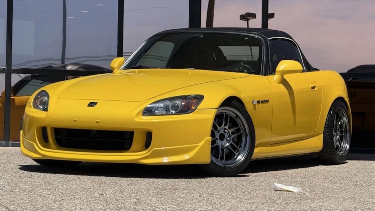 Used 2002 Honda S2000 image 3