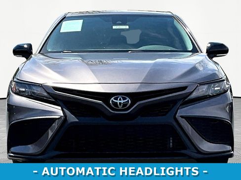Used 2023 Toyota Camry SE image 2