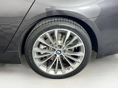 Used 2023 BMW 530i w/ Premium Package image 11
