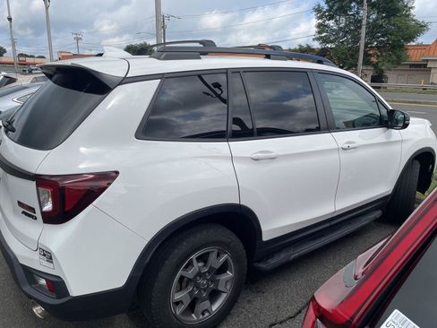 Used 2023 Honda Passport TrailSport image 3