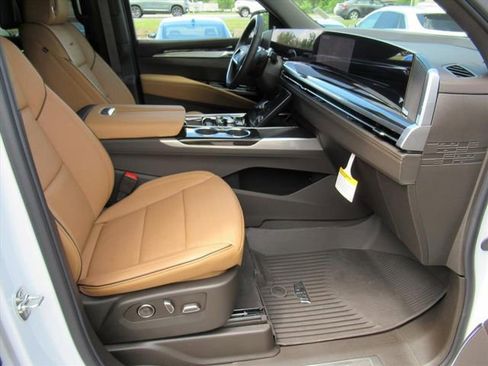 New 2026 Cadillac Escalade ESV Luxury image 9