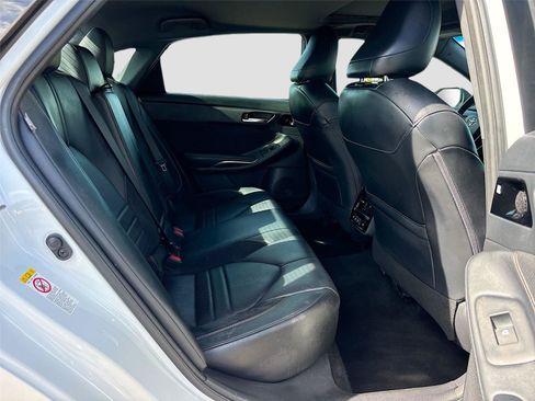 Used 2019 Toyota Avalon Touring FWD image 28