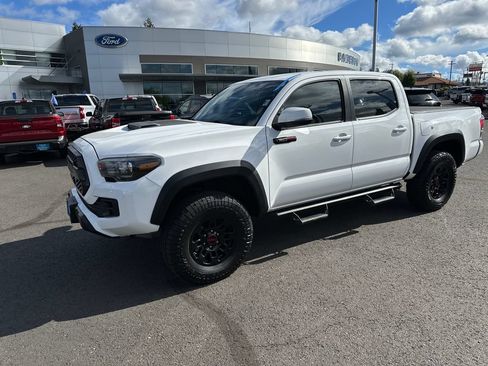 Used 2019 Toyota Tacoma TRD Pro AWD/4WD image 2