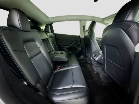 Used 2023 Tesla Model Y Long Range image 21