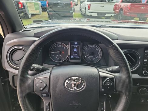 Used 2023 Toyota Tacoma TRD Off-Road image 18