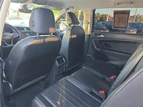 Used 2022 Volkswagen Tiguan SE image 10