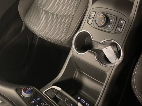 Used 2022 GMC Terrain SLE w/ Driver Convenience Package AWD/4WD image 13