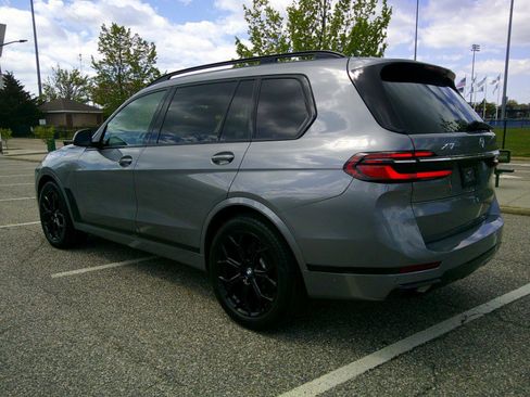 Used 2023 BMW X7 xDrive40i AWD/4WD image 34