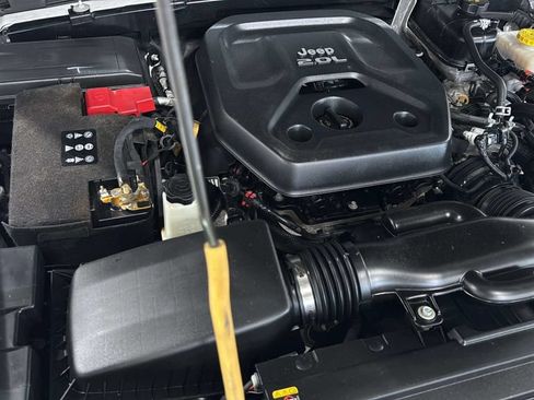 Used 2021 Jeep Wrangler Unlimited Sahara w/ Uconnect 4C Nav & Sound Group AWD/4WD image 37