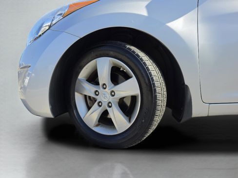 Used 2013 Hyundai Elantra GLS w/ Preferred Pkg FWD image 35