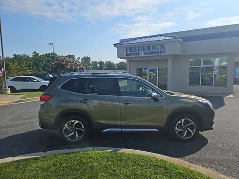 Used 2024 Subaru Forester Touring w/ Pop Package 2 AWD/4WD image 3