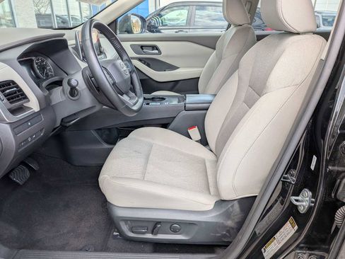 Used 2025 Nissan Rogue SV image 15