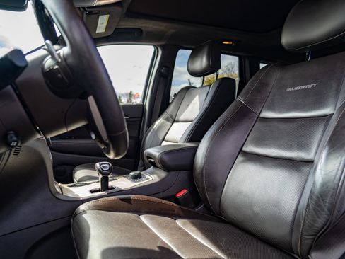 Used 2014 Jeep Grand Cherokee Summit image 14